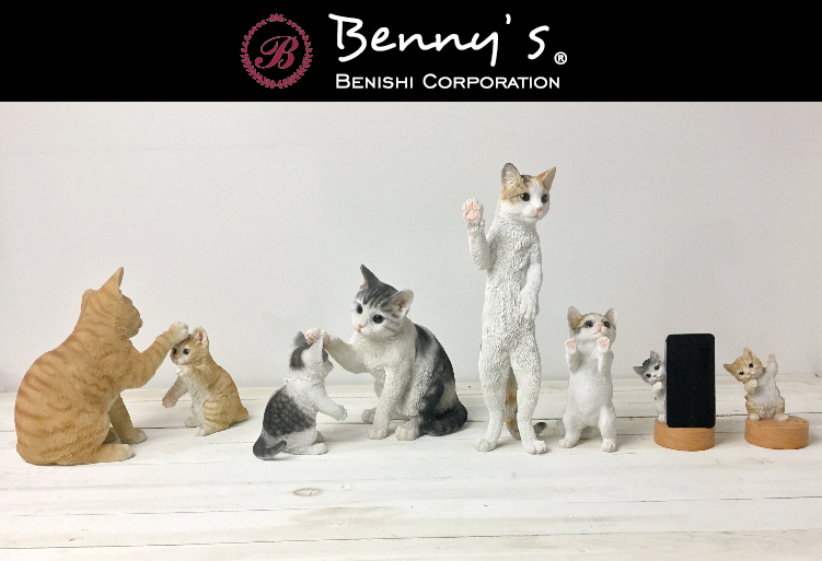 人気スマホとのサイズ比較<br>毎日通販が厳選した３種類・５アイテムの【 Benny’s Cat 】商品を数量限定販売！